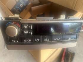 27500-6y302 Nissan 2003 Maxima Automatic Heater/ac Control Unit
