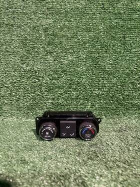 Nissan 27511-zq10a 2007-2011 Armada Q56 Rear Console Heat Ac Climate Controls 27511zq10a