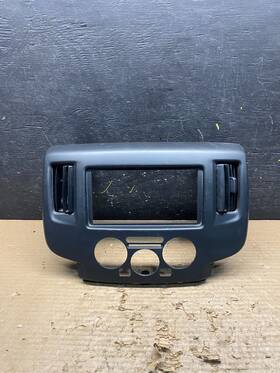 682603lm1a Nissan 2013-2021 Nv200 Center Console Radio Climate Control Air Vent S9192 Dg