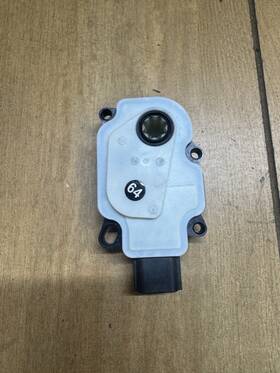 Nissan A24041153212 2017-2022 Rogue Altima Murano Shutter Grille Air Actuator Motor