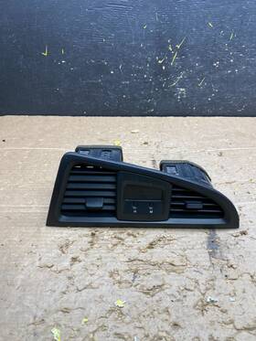 Nissan E557-5161 2001-2004 Pathfinder Center Console Air Vent Oem X1605 Dg