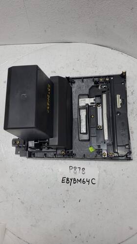P878 Nissan 2005 Maxima Climate Control Center With Dash Trim And A Storage Box